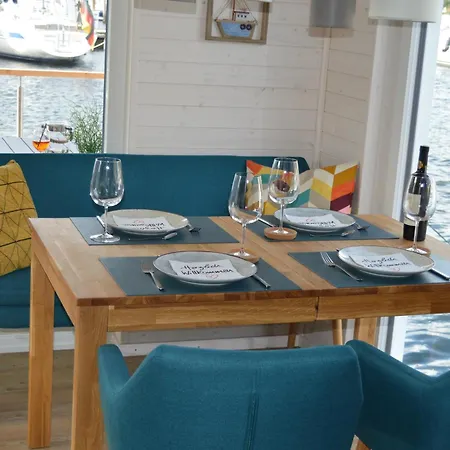 Hausboot Hecht Mit Dachterrasse In *