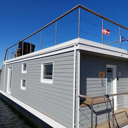 Hausboot Hecht Mit Dachterrasse In *
